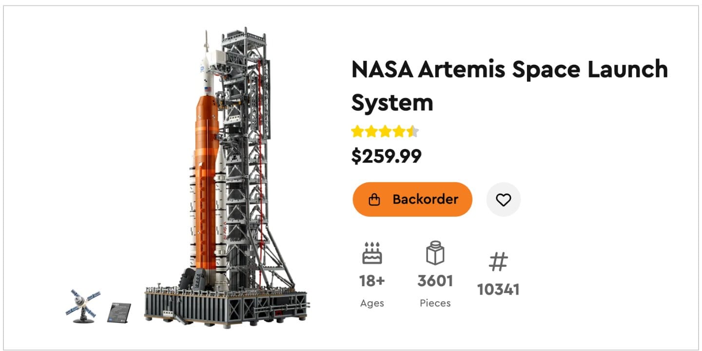 Modelo Lego do foguete NASA Artemis Space Launch System na caixa vertical